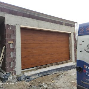 Brama Garażowa Hormann Przetłoczenia M Decocolor Golden Oak